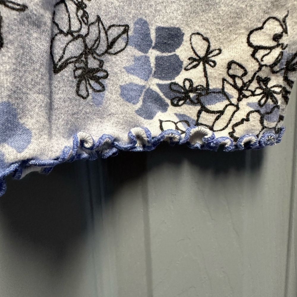 Basic Editions Blue and White Floral Short Sleeve Top - Picture 4 of 5
